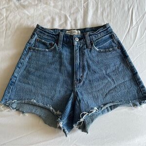 Abercrombie - Curve Love High Rise 90s Cutoff Shorts - 25/0